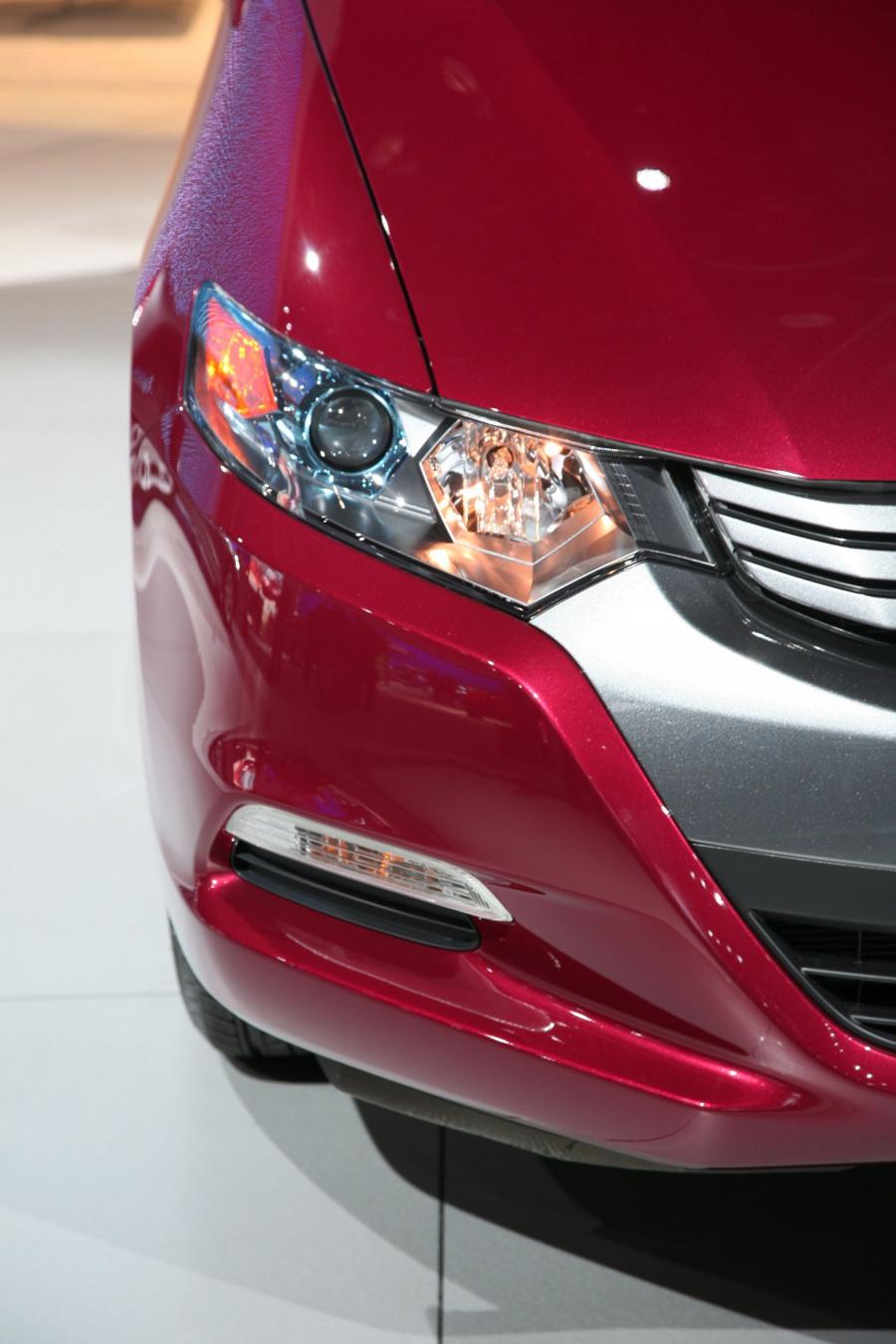  Honda Insight 2010 года  (фото 46 из 84)